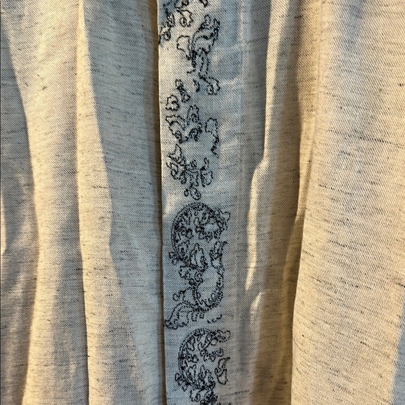 Robert Graham Men's Button-Up Shirt with Embroidered Details - Picture 4 of 8